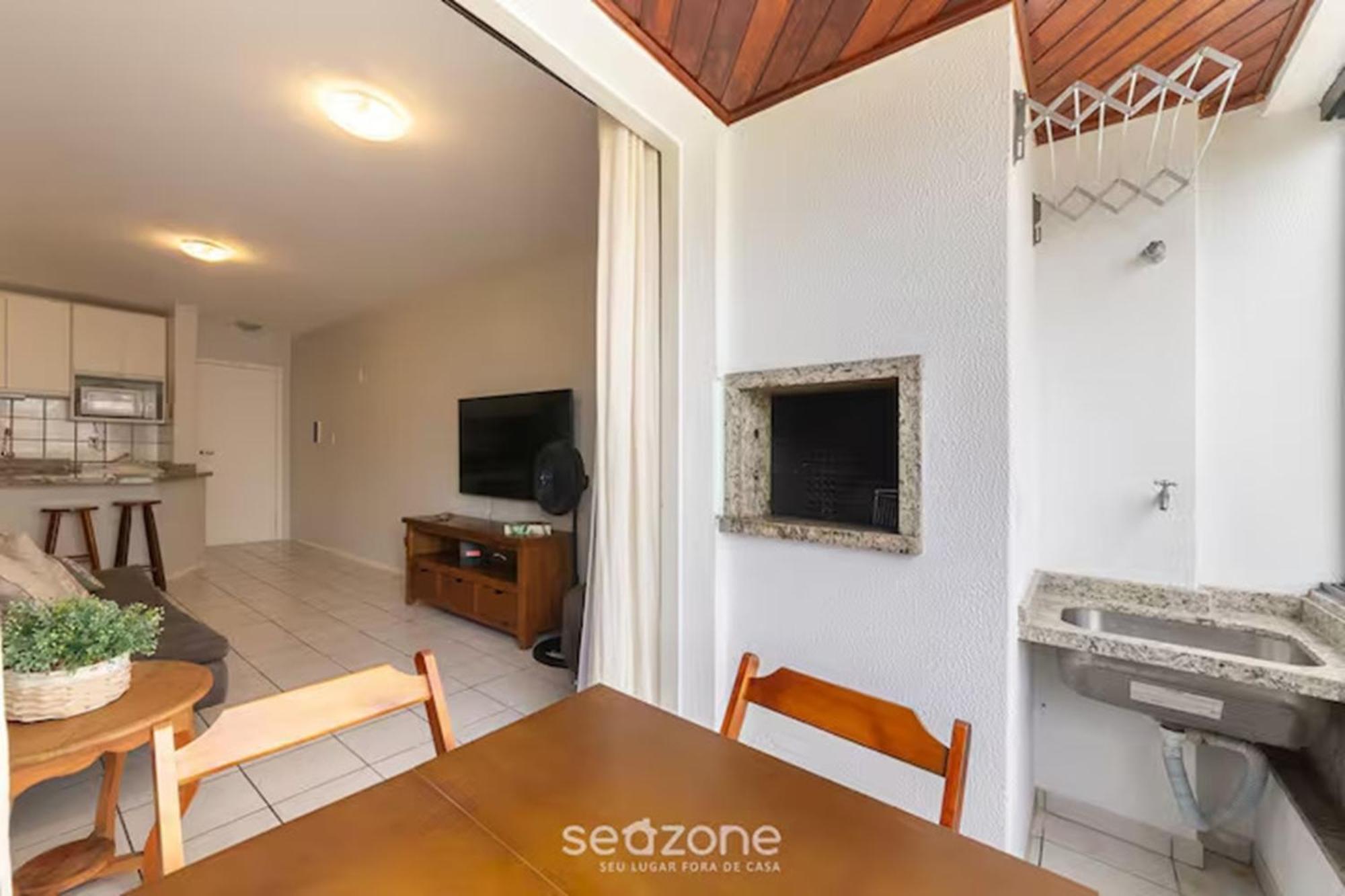 Condominio Bem Localizado A 100M Da Praia - Csc - Florianopolis, Florianopolis